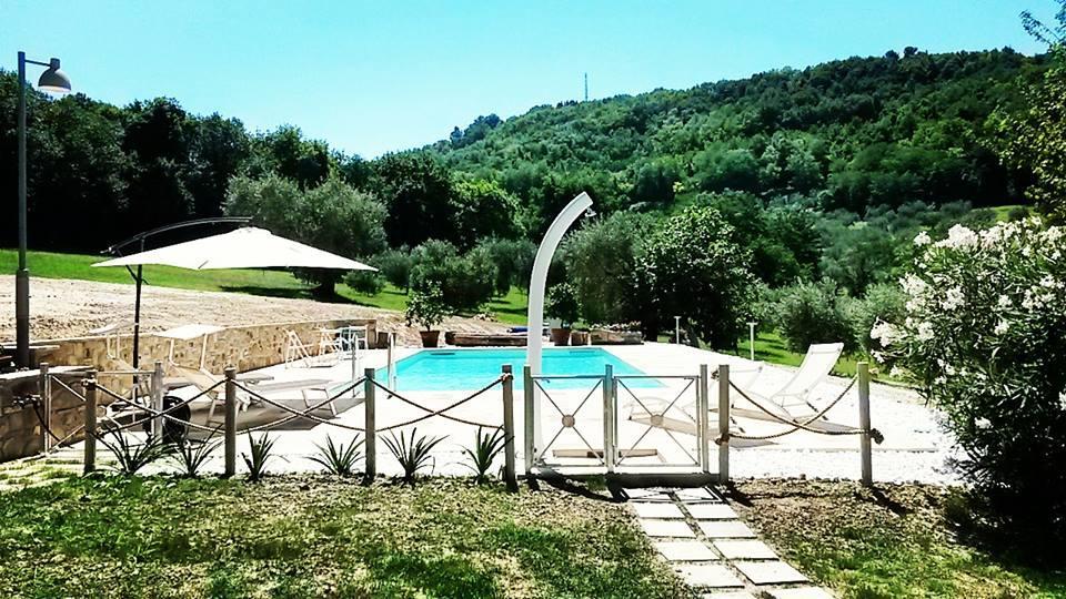 Agriturismo La Barca Nel Bosco Rosciano  ภายนอก รูปภาพ