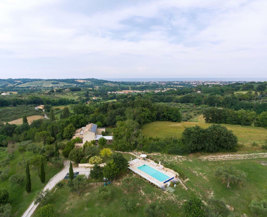 Agriturismo La Barca Nel Bosco Rosciano  ภายนอก รูปภาพ