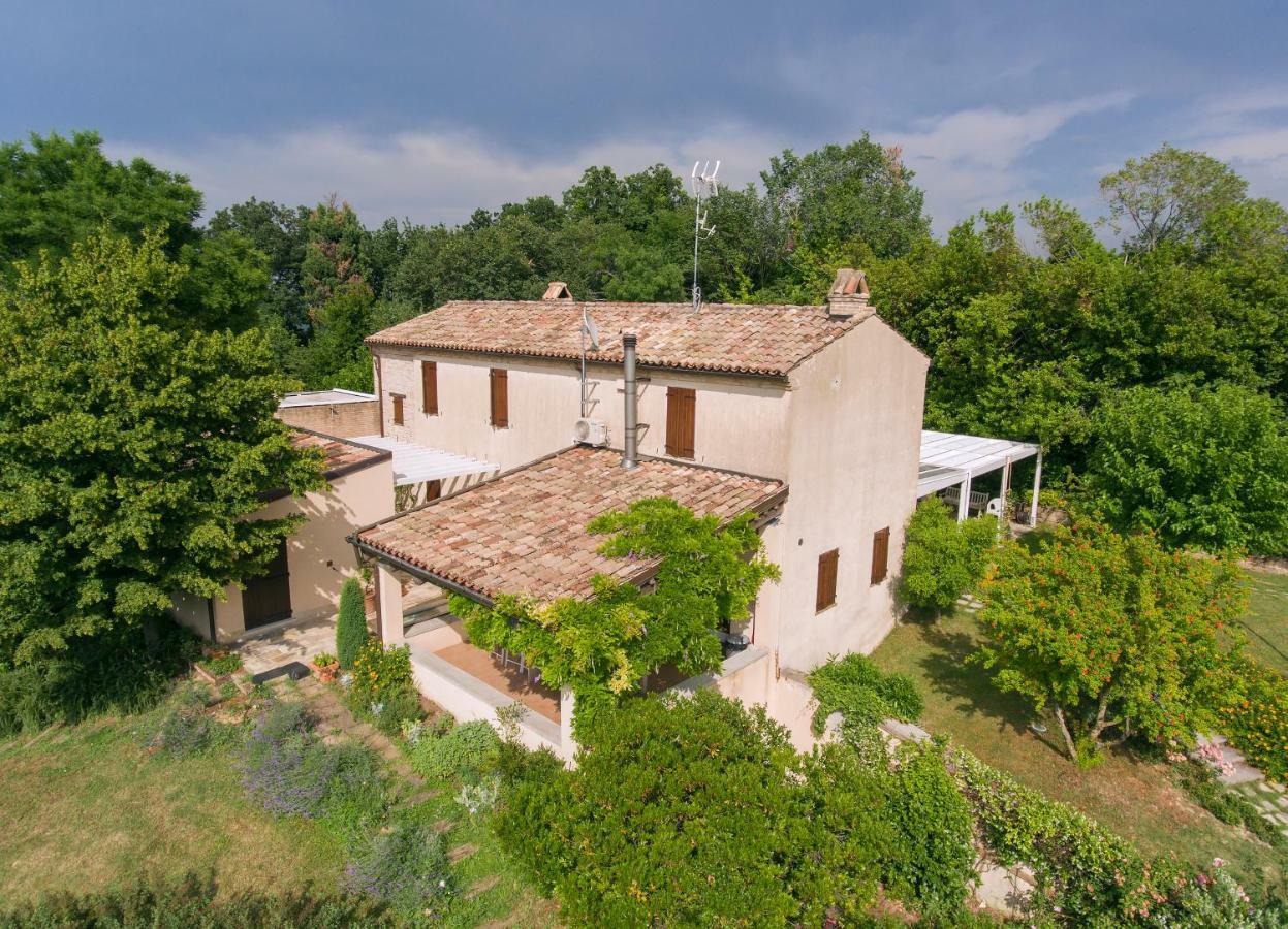 Agriturismo La Barca Nel Bosco Rosciano  ภายนอก รูปภาพ