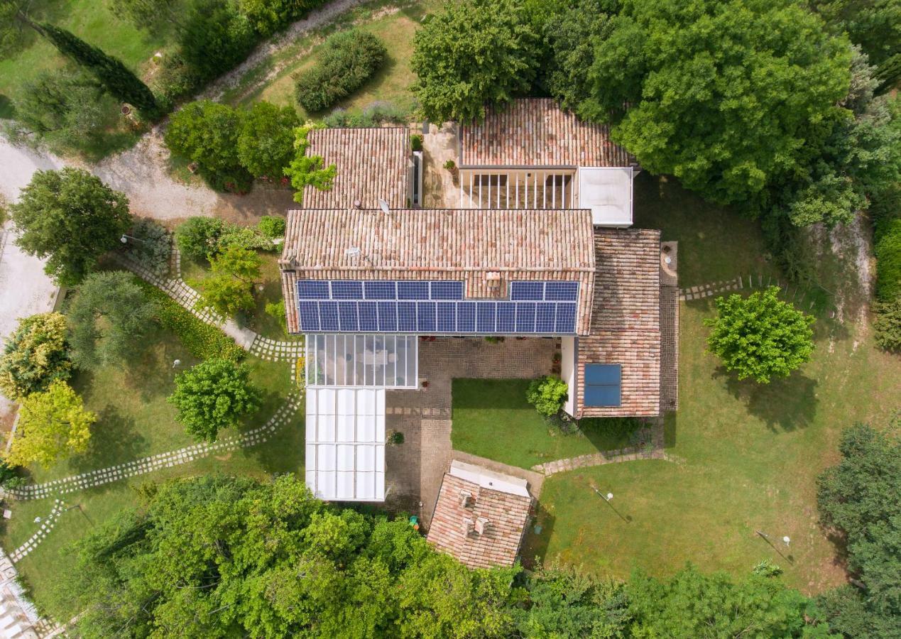 Agriturismo La Barca Nel Bosco Rosciano  ภายนอก รูปภาพ